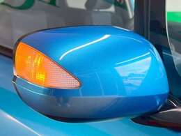 ミラーウィンカーは歩行者の視線の高さに合わせて目に付きやすく、安全性が高まります！それに見た目もオシャレですよね！最近では多くなってきました！ちゃんと付いてますよ！！