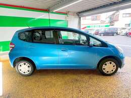 ミラーウインカー・ドアバイザー・プライバシーガラス付きです！