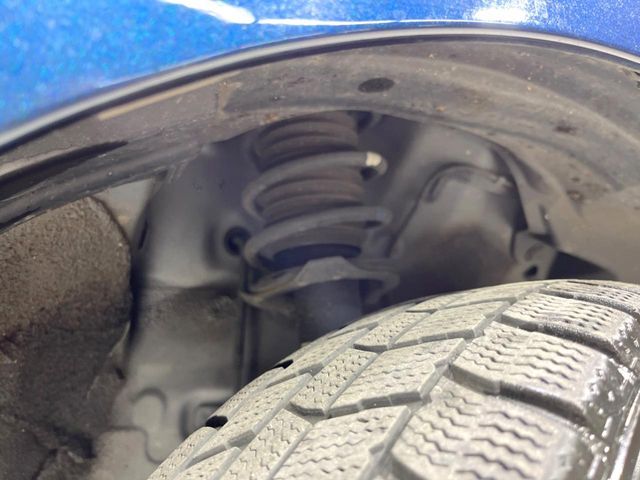 お車を安心してお乗りいただく為には、足回りの定期点検が欠かせません。サービスサポート（有償保証）では無料点検もご提供しており、安心のカーライフをお過ごしいただけるサポート体制が整っています。