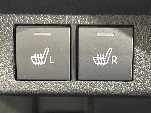 【シートヒーター】寒い日に重宝するシートヒーター！エアコンより早く温まってくれるので寒がりの人も安心ですね♪エアコンの温風は乾燥するから苦手、という方にもをおすすめです。