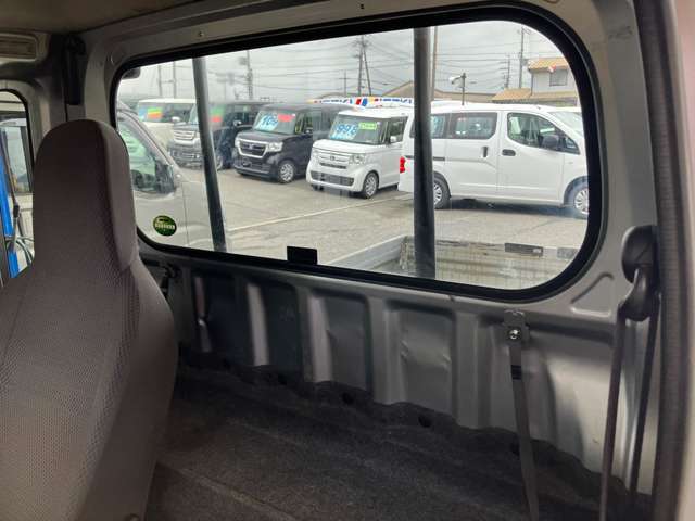 荷物を置く事も出来ますよ。