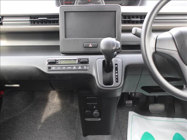 気になるお車のお見積りを作成します！車両本体価格や自賠責保険料、税金、リサイクル預託金登録に伴う諸費用を計算したお見積りをおつくりします。お気軽にお問合せ下さい！