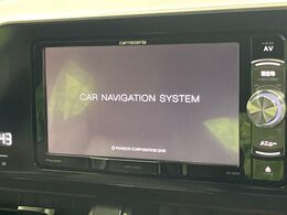 【ナビゲーション】目的地までしっかり案内してくれる使いやすいナビ。Bluetooth接続すればお持ちのスマホやMP3プレイヤーの音楽を再生可能！毎日の運転がさらに楽しくなります！！