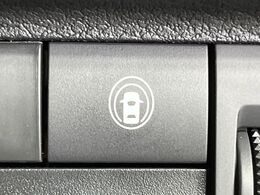 【インテリジェントエマージェンシーブレーキ】フロントカメラで前方の車両や歩行者を検知。衝突しそうな時は衝突被害軽減ブレーキが作動、衝突回避をサポート。より安全にドライブをお楽しみいただけます。