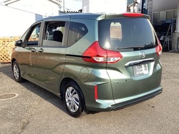 自社整備工場で点検整備をおこなってからお渡ししています。車検が残っている場合は『12ヶ月点検整備』を、車検整備付きの場合は『車検整備』をおこないます。整備費用は車両本体価格に含まれています。