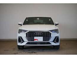 Audi Q3 Sportback 35 TFSI S line/プライバシーガラス/LEDヘッドライト/アルミホイール 20スポーク Vデザイン グラファイトグレー 7.0J x 19