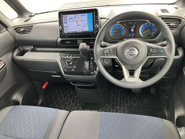 納車から1ヶ月を目安に無料点検を受けていただけます。（最寄りの日産のお店でも可能です）