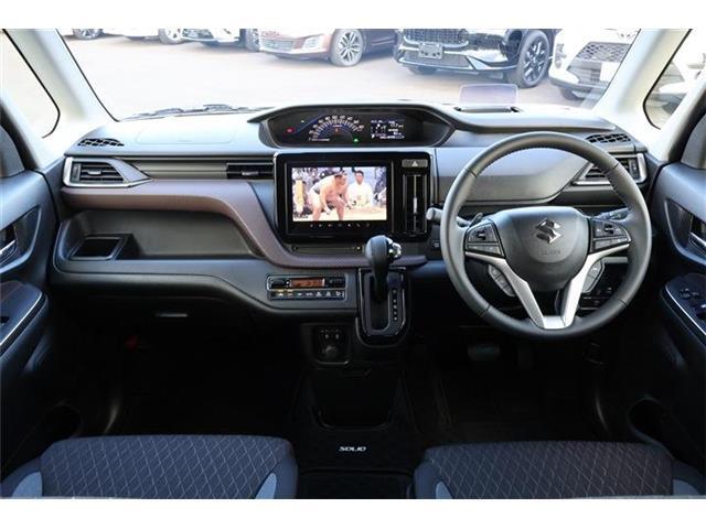 前席全体　目線も高く広い視界で安心して運転することができますね！
