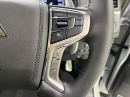 【レーダークルーズコントロール】高速道路での長距離走行が楽に！！自動で速度を保つクルーズコントロールが、衝突軽減システムと連携し、前方の車両を感知して車間を保つように速度調節してくれます！！