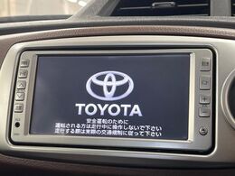 【純正ナビ】人気の純正ナビを装備しております。ナビの使いやすさはもちろん、オーディオ機能も充実！キャンプや旅行はもちろん、通勤や買い物など普段のドライブも楽しくなるはず♪