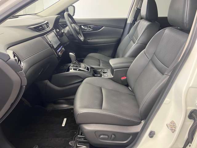 【車内ルームクリーニング済】専門スタッフにより車内はきれいにルームクリーニングを行っております。