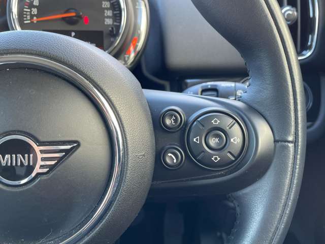 修復歴（事故歴）のある車は販売致しません！※当社基準による調査の結果、修復歴車と判断された車両は一部店舗を除き、販売を行なっておりません。万一、納車時に修復歴があった場合にはご契約の解除等に応じます