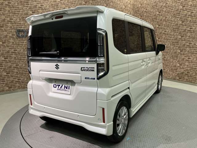 ■親切・丁寧な接客をお約束■　初めてお車のご購入を検討されている方や、お車についてあまり詳しくない方にも分かりやすい接客を心掛けております。女性営業スタッフも在籍！購入に不安がある女性の方もぜひ♪