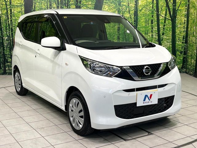 大好評のボディコーティング「弾スプラッシュコート」もご納車までに施工可能。通常のガラスコートと異なる、耐久年数6年の無機質ガラスコーティングが、ボディをキレイな状態に保ってくれます。
