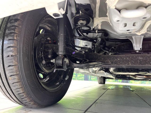 お車を安心してお乗りいただく為には、足回りの定期点検が欠かせません。サービスサポート（有償保証）では無料点検もご提供しており、安心のカーライフをお過ごしいただけるサポート体制が整っています。