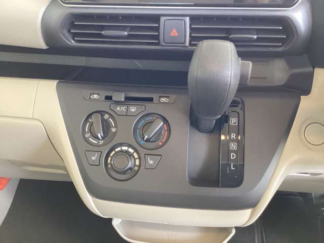 フロントの両席シートヒーター搭載で冬場も重宝します！