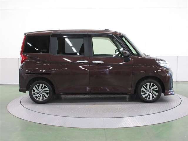 街に暮らしにちょうど良く溶け込む3.72mのコンパクトサイズです。