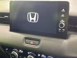 【メーカー純正9型ナビ】インテリアに溶け込むスタイリッシュな「専用設計」メーカーナビを装備♪視認性や操作性など基本性能にも優れ、より上質なカーライフをお楽しみいただけます。