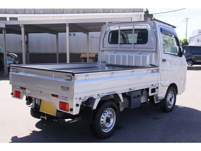 自社認証整備工場完備しております。車検、修理、板金等アフターフォローもお任せください！