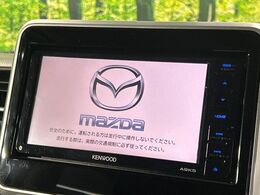 【純正ナビ】人気の純正ナビを装備しております。ナビの使いやすさはもちろん、オーディオ機能も充実！キャンプや旅行はもちろん、通勤や買い物など普段のドライブも楽しくなるはず♪