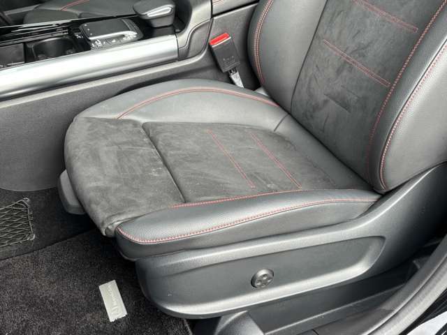 「カーセンサーを見て電話しました」とお伝えください。お車の車両状態(装備内容・キズ)は店舗直通【 073-435-5300 】までお電話お待ちしております。全国納車可能です。納車方法に関してもお気軽にご相談ください。