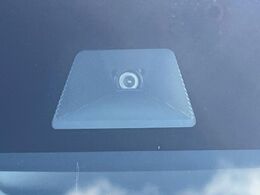 【ホンダセンシング】走行中に前方の車両等を認識し、衝突しそうな時は警報とブレーキで衝突回避と被害軽減をアシスト。より安全にドライブをお楽しみいただけます。