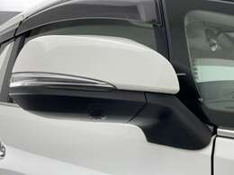 【ドアミラー】大きくて見やすいので、後方を見るときも安心です！