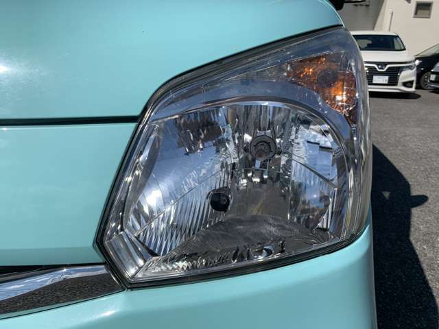 『ヘッドライト』　ハロゲンライトをLEDライトに交換も可能です！夜間明るく安心して運転もできます！詳しくはお尋ねください！