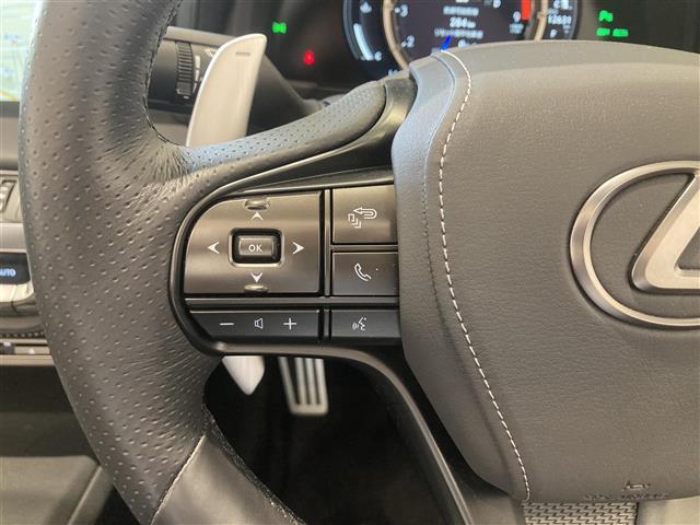 【運転席操作部】『運転席周辺の装備』の画像になります。快適なドライブを楽しむための機能が装備されています！運転席から触れるので使いやすいです！