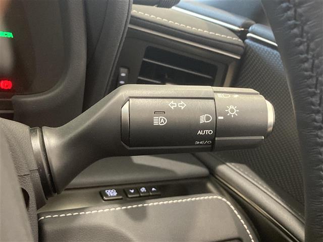 【運転席操作部】『運転席周辺の装備』の画像になります。快適なドライブを楽しむための機能が装備されています！運転席から触れるので使いやすいです！