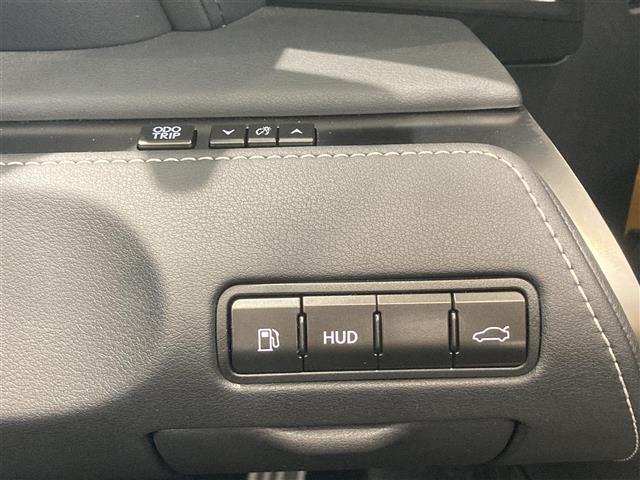 【運転席操作部】『運転席周辺の装備』の画像になります。快適なドライブを楽しむための機能が装備されています！運転席から触れるので使いやすいです！