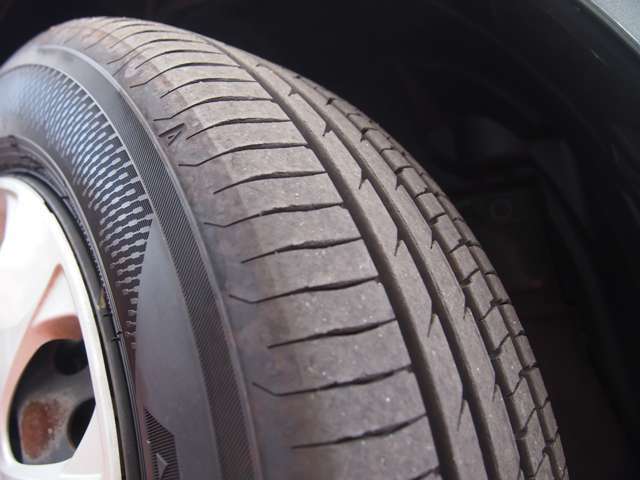 タイヤの状態も良く長く使えるタイヤ！2023年製！お問い合わせはメールか0078-6002-884478（携帯・PHS可）までお電話ください！当社スタッフがご案内いたします！