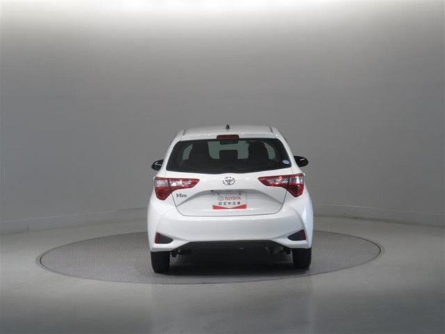 U-Carの販売だけでなく自動車保険、携帯電話の販売も行っております。