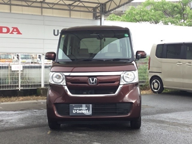 お客様に安全で快適なカーライフをお送りいただくために、中古車にも高いレベルの品質基準を設け、その基準に従って、全ての中古車について納車前整備を実施しています。