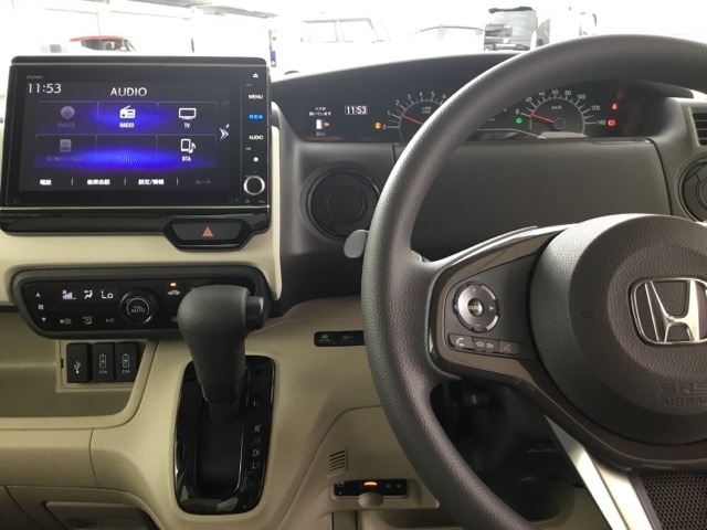ドライブの必需品。見やすい・使いやすいHonda純正のメモリーナビを搭載。
