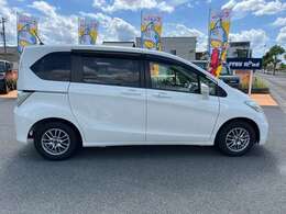 HIDオートライト　電動格納ミラー　左側電動ドア　社外フルセグナビ　ETC　ドラレコ　DVD