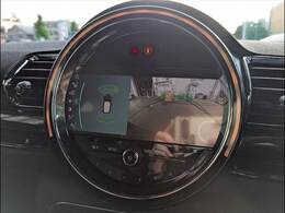 バックカメラ装備。後方確認に役立ち、楽々駐車やバックをしていただけます。