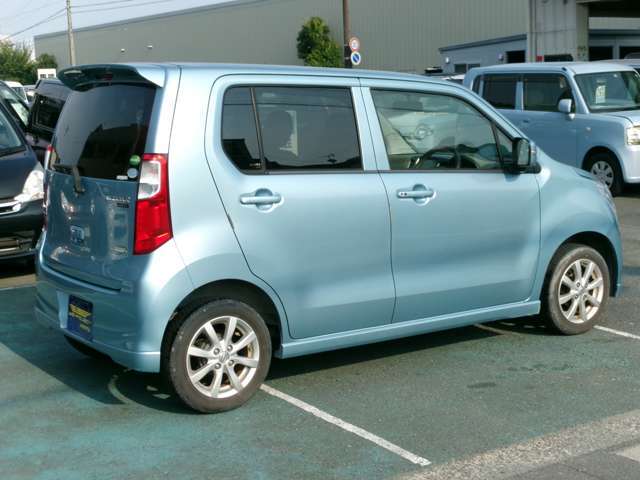 ワイズプロジェクト浜松では『下取車』＆『ユーザー様買取車』を中心に様々な独自買取ルートによりお買い得価格中古車販売が実現できています！お買い得車はワイズプロジェクト浜松におまかせあれ！