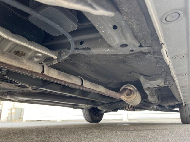 お車を安心してお乗りいただく為には、足回りの定期点検が欠かせません。サービスサポート（有償保証）では無料点検もご提供しており、安心のカーライフをお過ごしいただけるサポート体制が整っています。