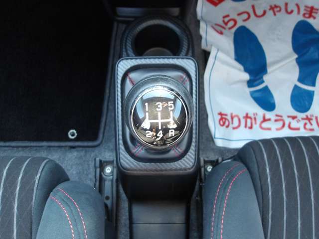 納車に関しても県内・県外問わず全国納車が可能です。遠方のお客様にも喜んで頂けるサービスを心がけている当店にお任せ下さい。無料通話(携帯可)0078-6002-682813