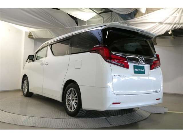 当社でご購入頂いた全ての車両はご納車前、エンジンオイル交換・ワイパーゴム・ブレーキ点検・調整・その他確認の上ご納車いたします。