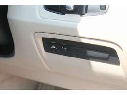 衝突軽減ブレーキや車線逸脱警告などインテリジェントセーフティ装備。