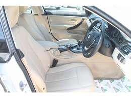 希少かつ人気のベージュカラーのインテリア、どの季節にも落ち着きを感じさせる色合いです。