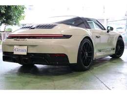 新車時他OP　フロントアクスルリフトシステム　ブレーキキャリパー（ハイグロスブラック）