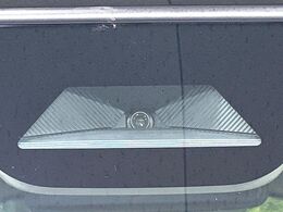 【ホンダセンシング】走行中に前方の車両等を認識し、衝突しそうな時は警報とブレーキで衝突回避と被害軽減をアシスト。より安全にドライブをお楽しみいただけます。