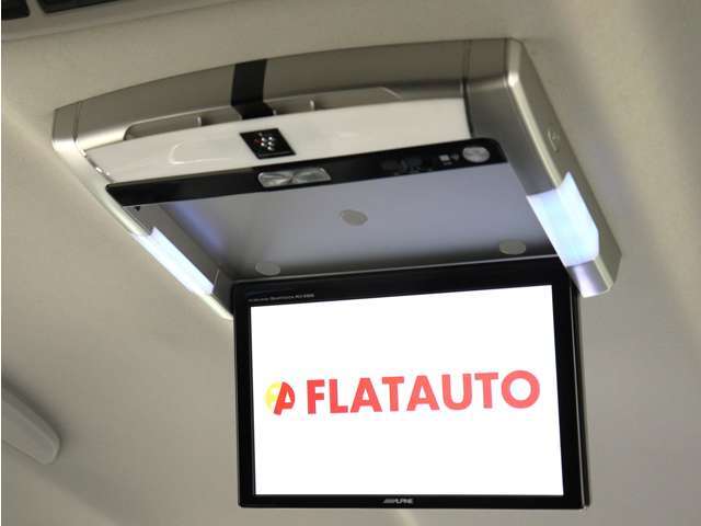 【ALPINE製後席モニター！】フリップダウンモニター完備！お子さまも映像を見ながら、快適に楽しくお過ごしいただけます♪ミニバンでは欠かせない大人気装備です！！