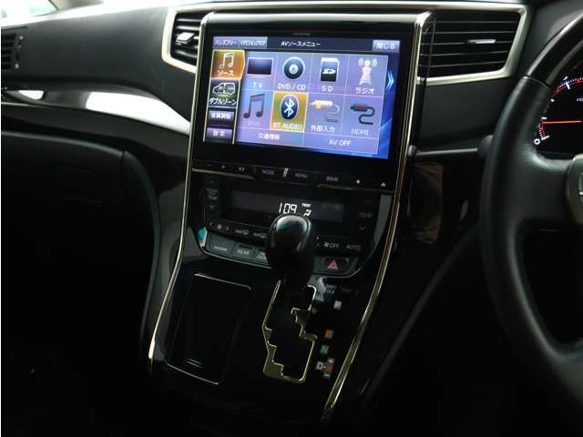 【大人気！ALPINE製BIG-X10インチナビ♪】大画面によりナビ情報も見易くDVD再生など迫力の有る映像も楽しめます！また、ブルートゥース接続など多彩な機能を取り揃えております！