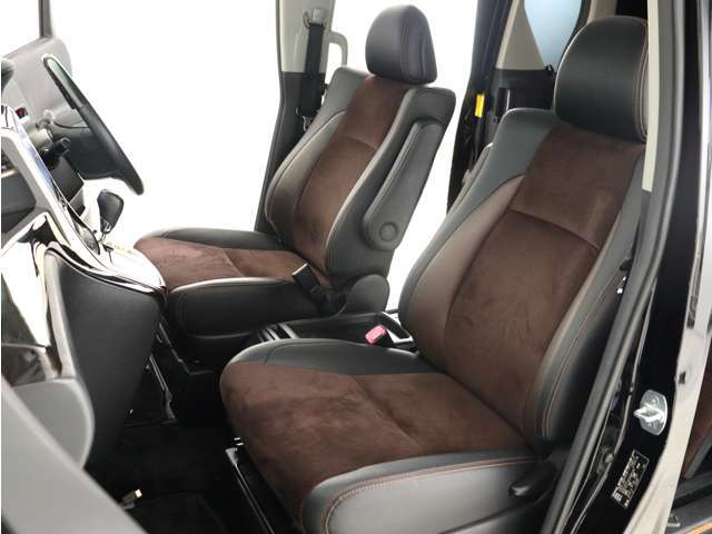 当店では、展示前の車両クリーニングは勿論、ご納車前のクリーニングも手を抜きません！安心のカーライフをご提供致します。