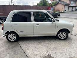 ◆キーレス◆ABS◆運転席エアバッグ◆助手席エアバッグ◆エアコン・クーラー◆パワステ◆パワーウィンドウ◆