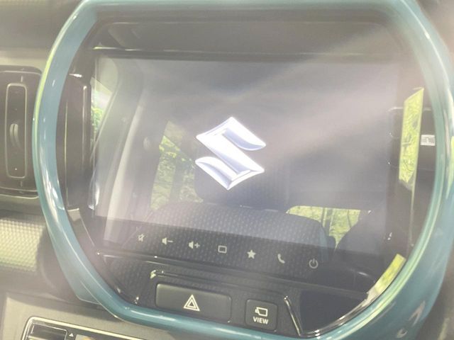 【メーカー純正9型ナビ】インテリアに溶け込むスタイリッシュな「専用設計」メーカーナビを装備♪視認性や操作性など基本性能にも優れ、より上質なカーライフをお楽しみいただけます。